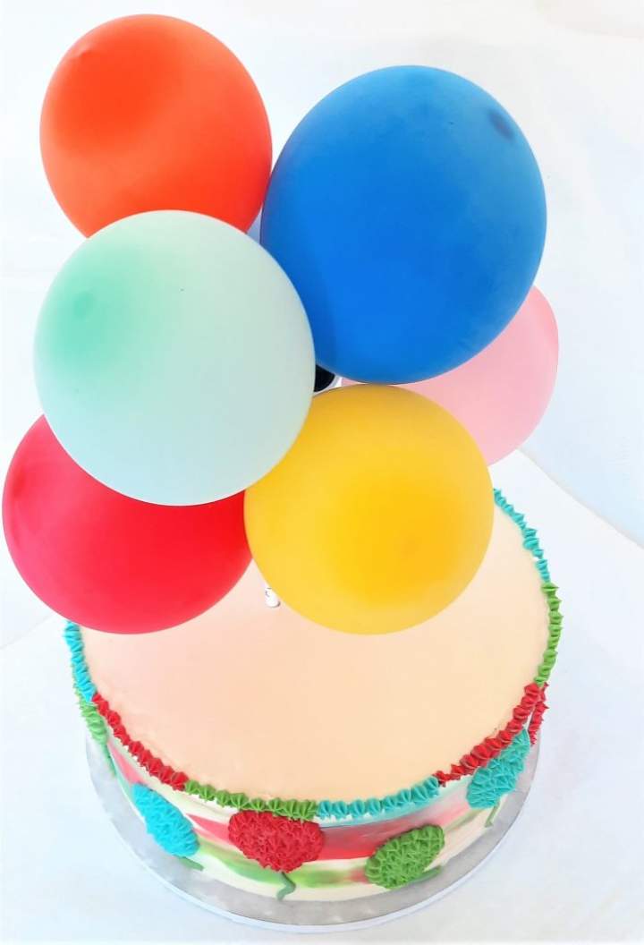 Tort z balonami