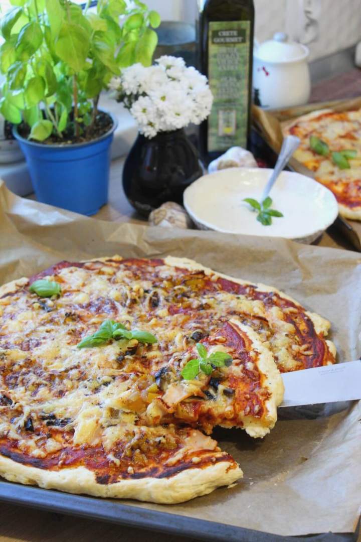 Pizza rodzinna – dwie wersje