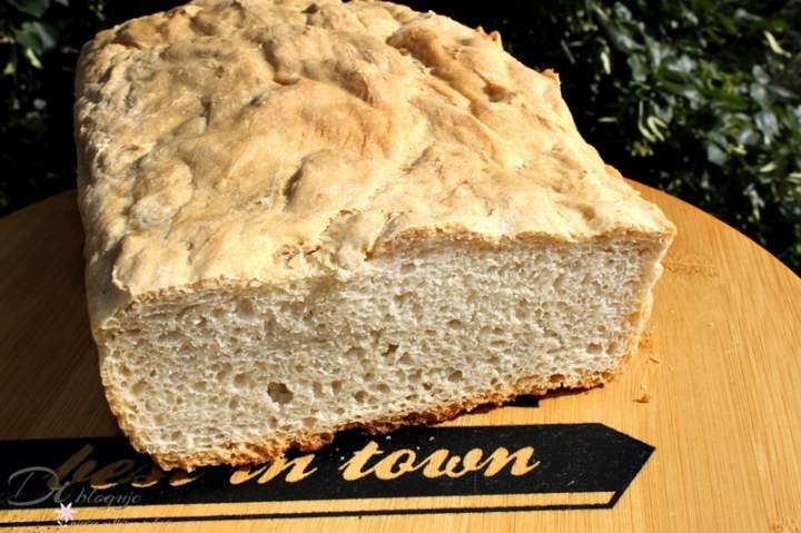 Prosty chleb pszenno-żytni na drożdżach