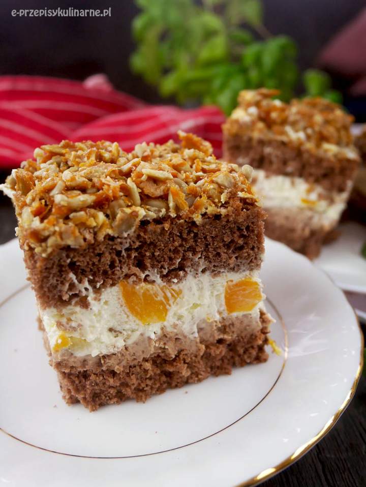 Ciasto Kuszący Junaczek – biszkopt z czekoladą i słonecznikiem w karmelu