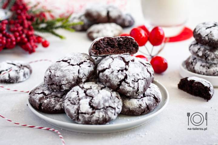 Popękane ciasteczka czekoladowe, czyli chocolate crinkle cookies