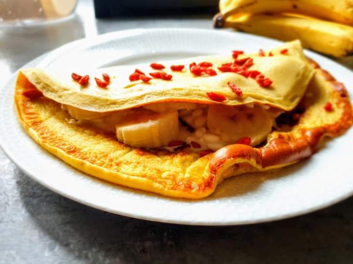 Omlet bananowy z serkiem wiejskim – bardzo sycący
