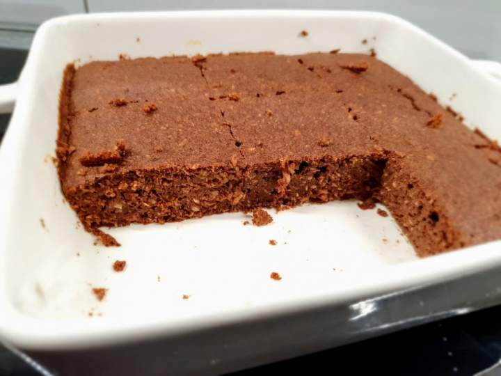 Kakaowe ciasto bez cukru i mąki