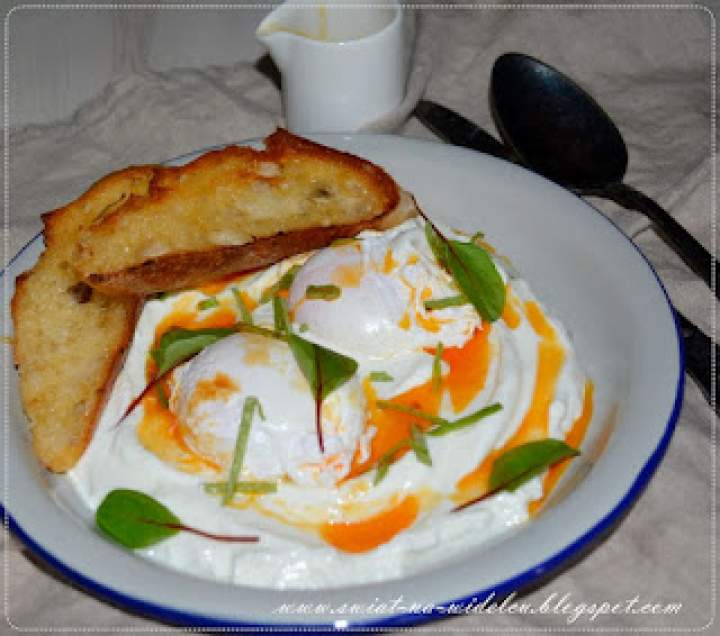 Cilbir, tureckie jajka na śniadanie