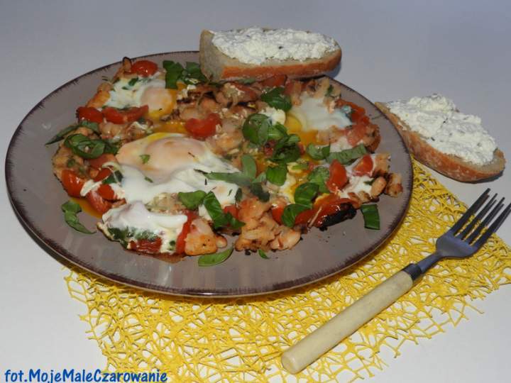 Fasola z pomidorami a’la omlet