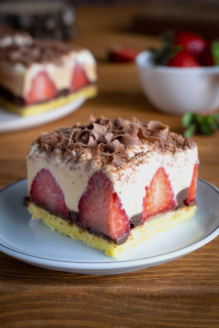 Ciasto z truskawkami i masą kajmakową