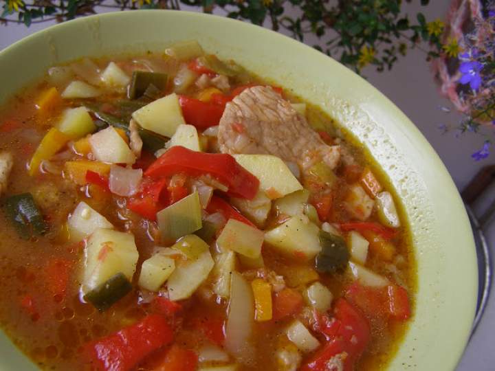 pyszna zupa gulaszowo-warzywna…