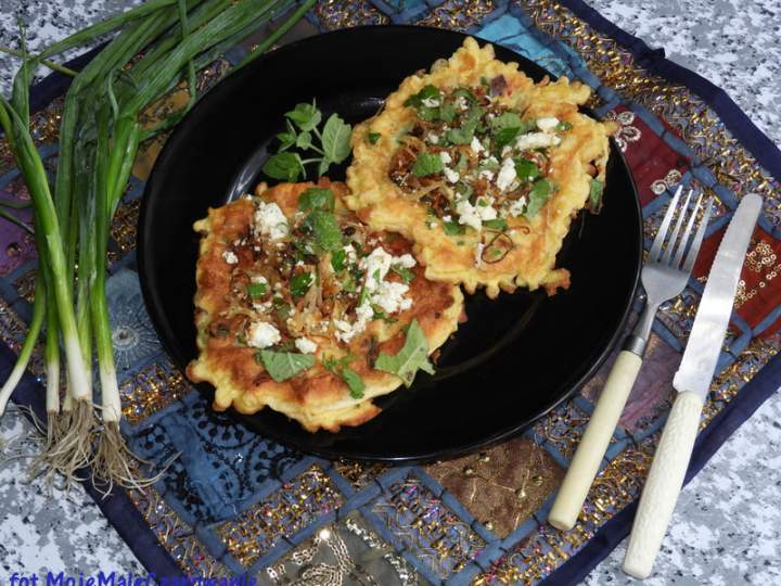 Omlet z ziołami i karmelizowaną cebulką – Ijeh