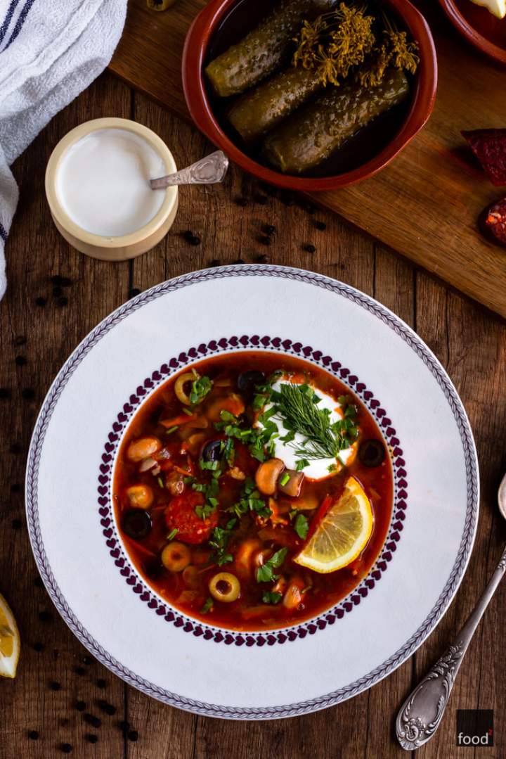 Solanka – ukraińska zupa z mięsem i ogórkami kiszonymi