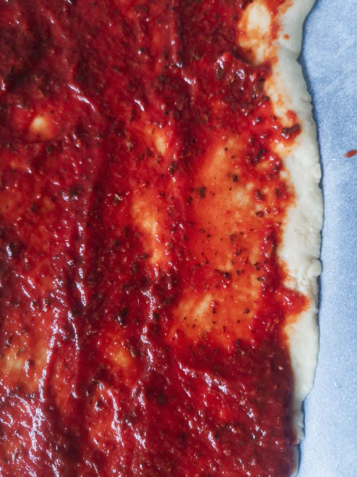 Szybki sos pomidorowy do pizzy