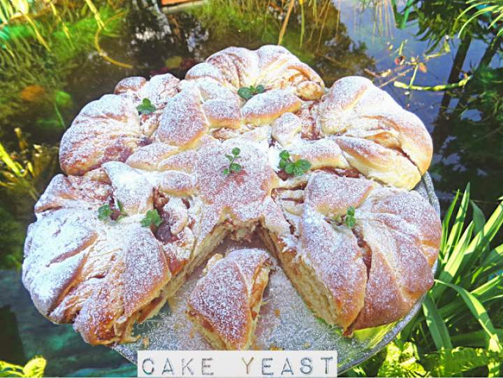 Drożdżowy kwiat z marmoladą – Cake Yeast