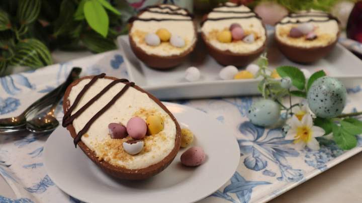 Wielkanocne serniczki w czekoladowych jajkach