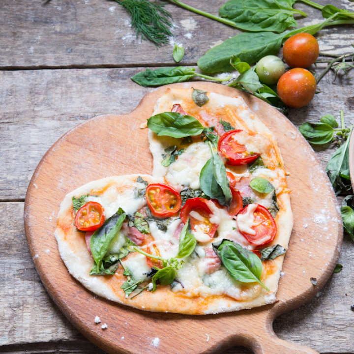 „Magia Smaku w Zdrowej Kuchni Dla Dzieci: Mini Pizze z Warzywami, które Rozpływają się w Ustach!”