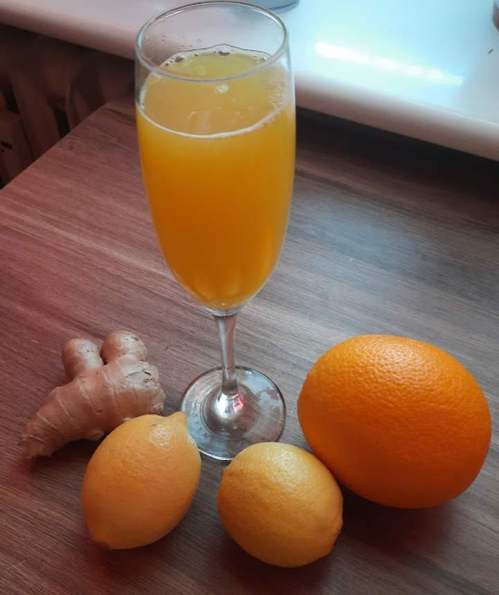 Rozgrzewajacy sok cytrynowo – pomarańczowy