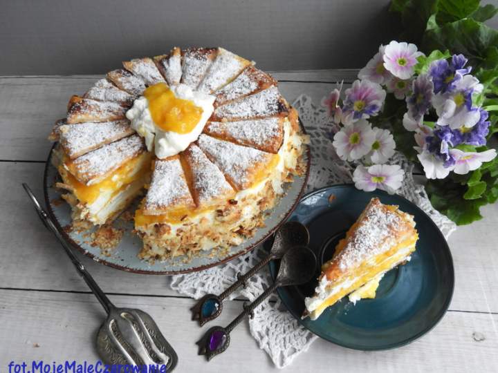 Francuskie ciasto z brzoskwiniami – torcik z brzoskwiniami