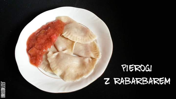 Pierogi z rabarbarem