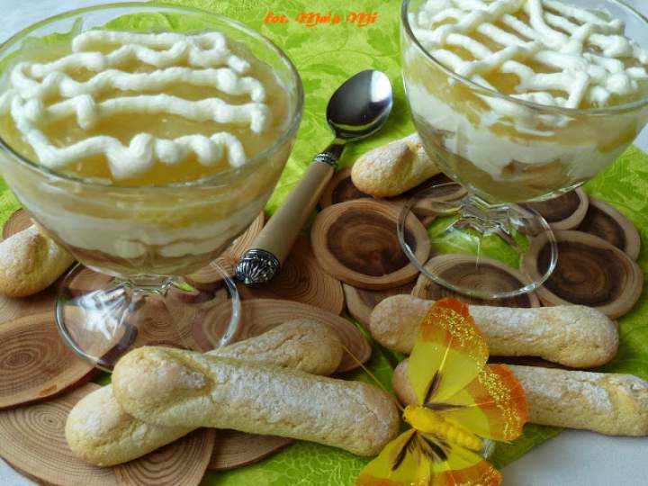 Deser jabłkowy z mascarpone, bananem i kawową nutą