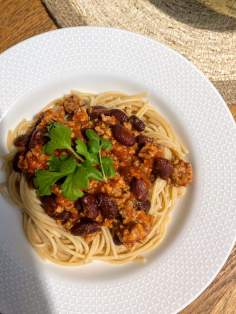 Spaghetti z mięsem mielonym i czerwoną fasolą. Lepsza wersja ulubionego dania.