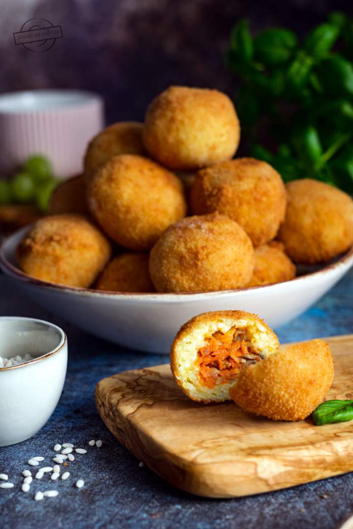 Arancini – kulki z ryżu z mięsnym nadzieniem