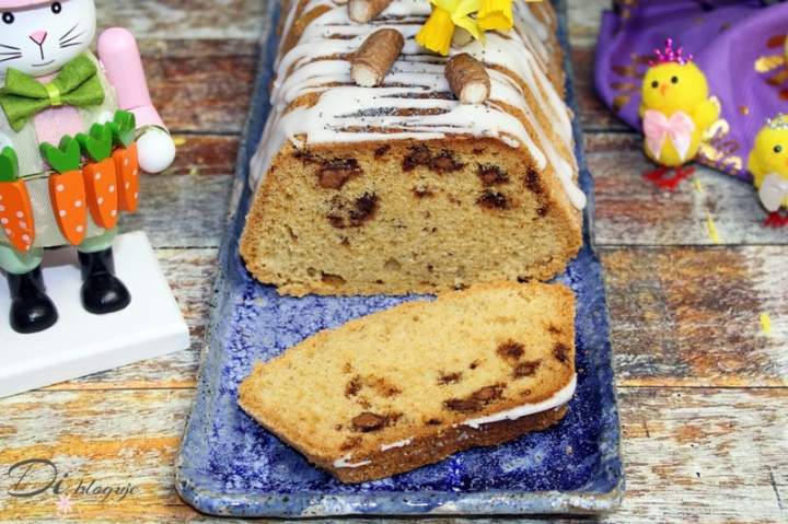 Babka waniliowa z kawałkami czekolady