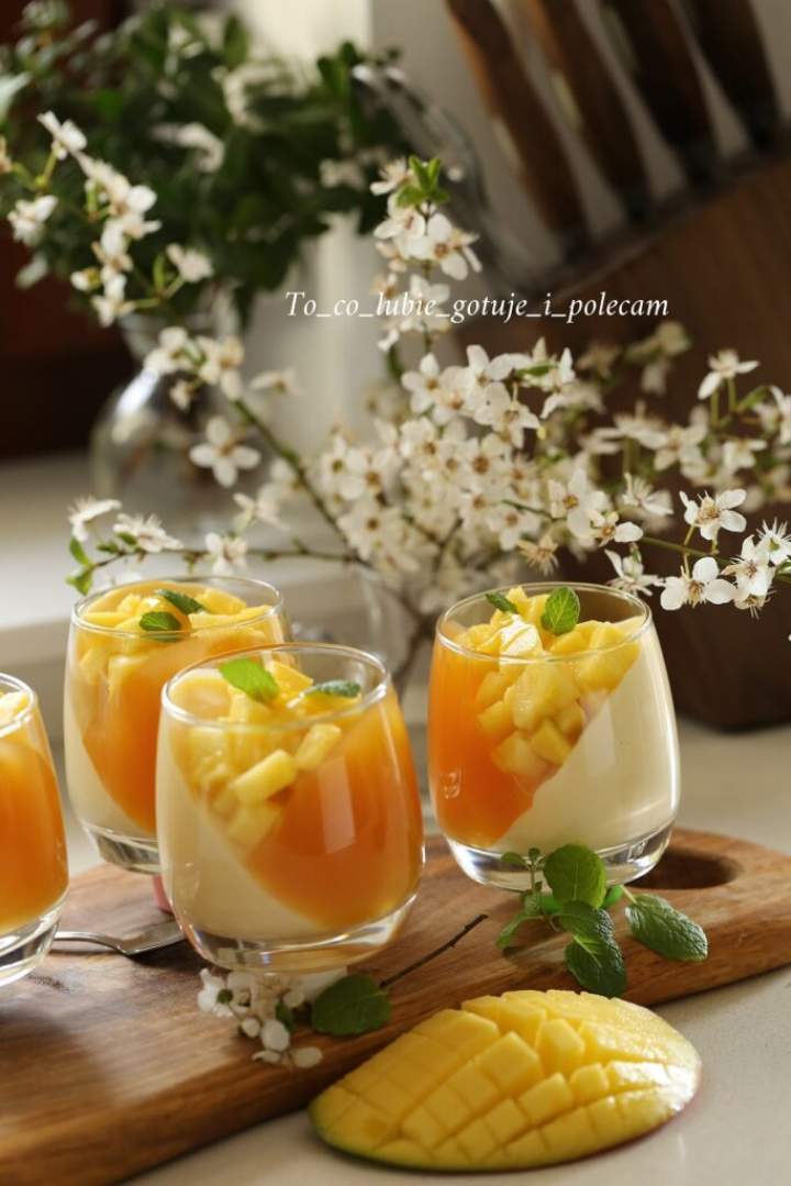 Deser z mango, ricottą i białym serem