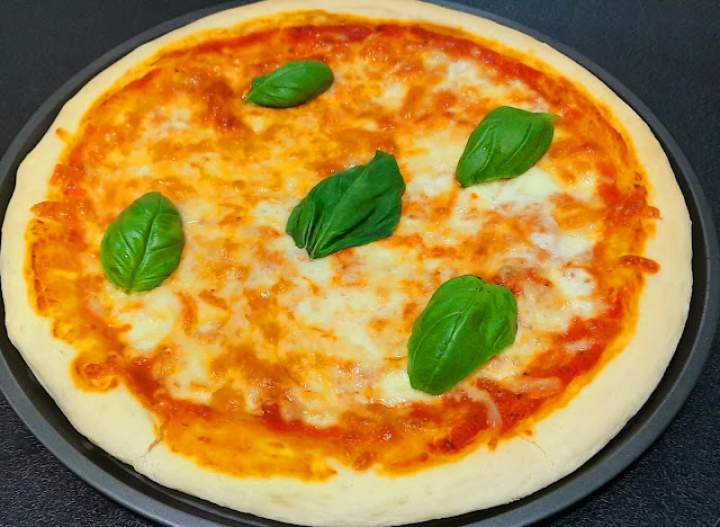 Domowa pizza Margherita