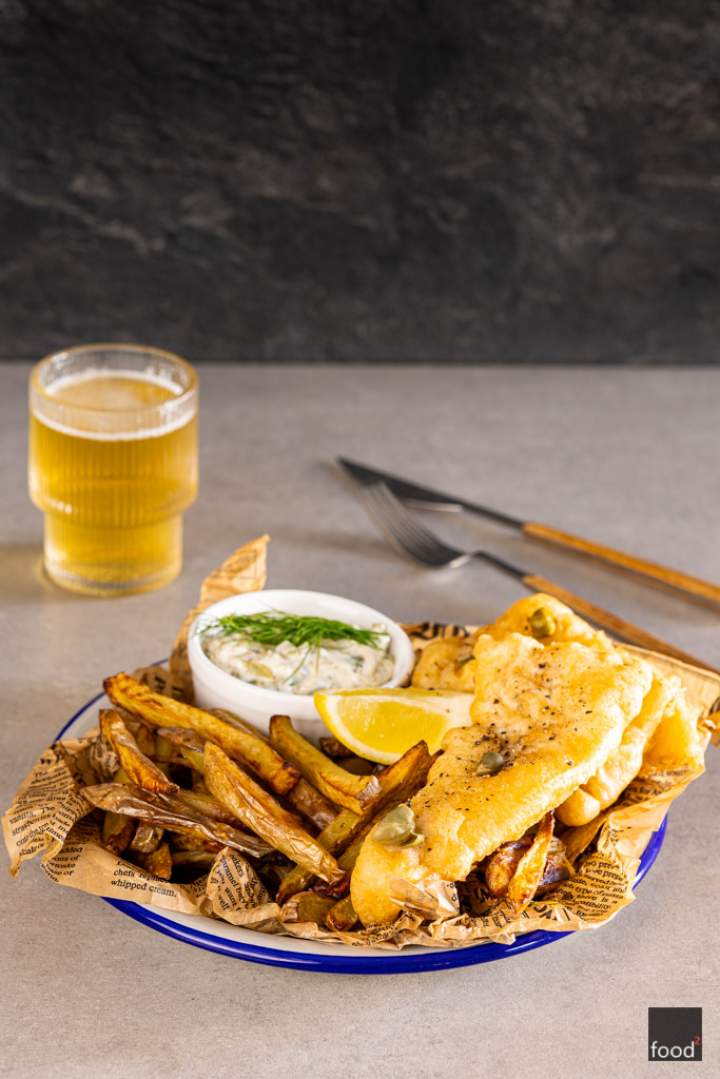 Fish and chips – ryba z frytkami i sosem tatarskim