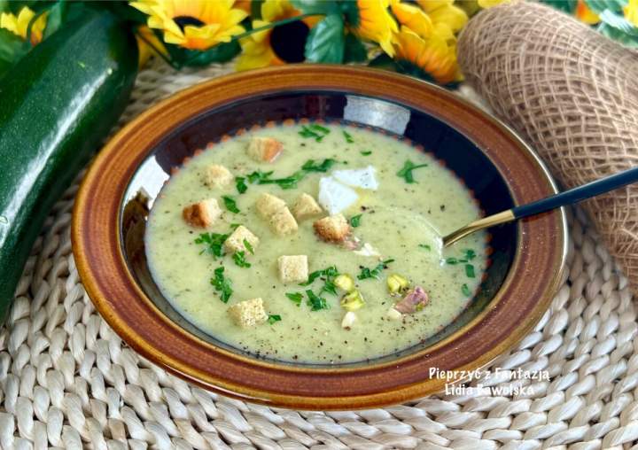 Zupa krem z cukinii – lekki obiad, który naprawdę smakuje