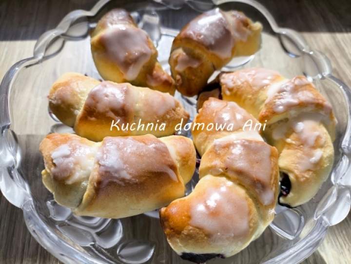 Rogaliki z borówkami leśnymi