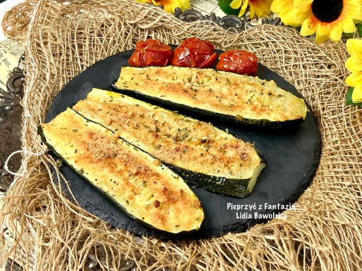 Cukinia pieczona w maśle czosnkowym