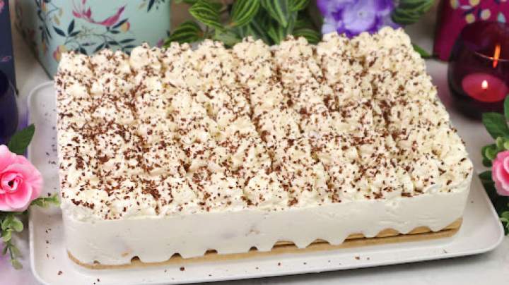 Kremowy sernik z brzoskwiniami i mascarpone