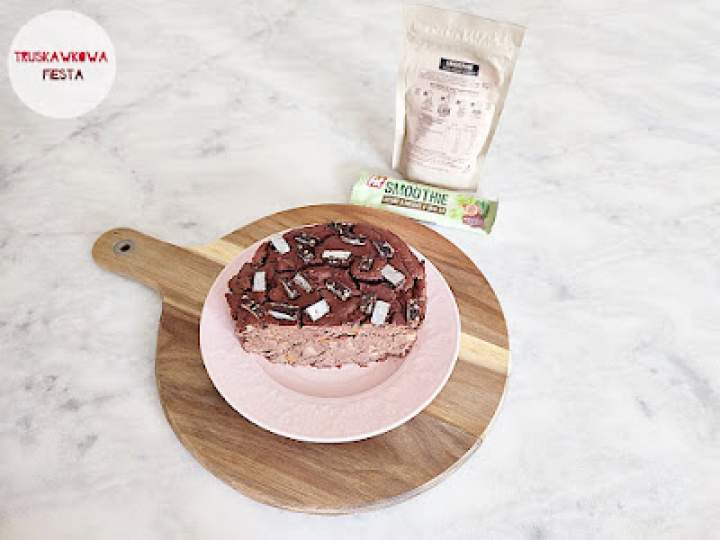 Ciasto fasolowe z sezonowym owocami, smoothie i batonikiem owocowo-orzechowym