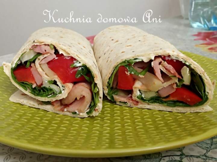 Tortilla z boczkiem i warzywami