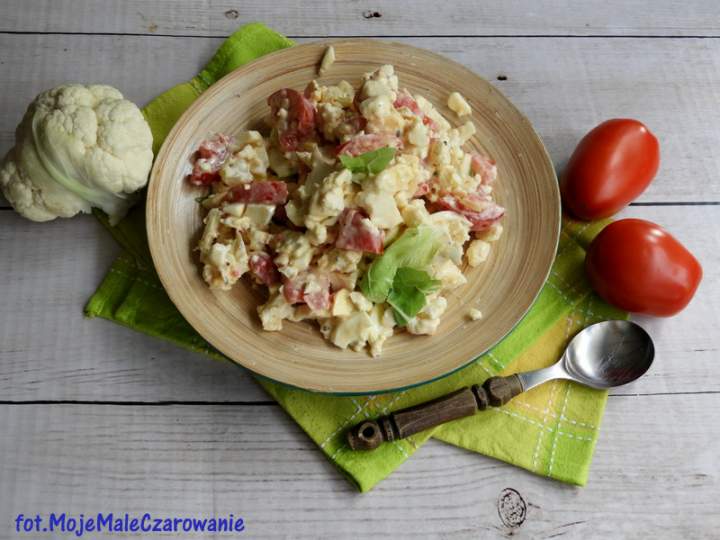 Sałatka kalafiorowa z jajem