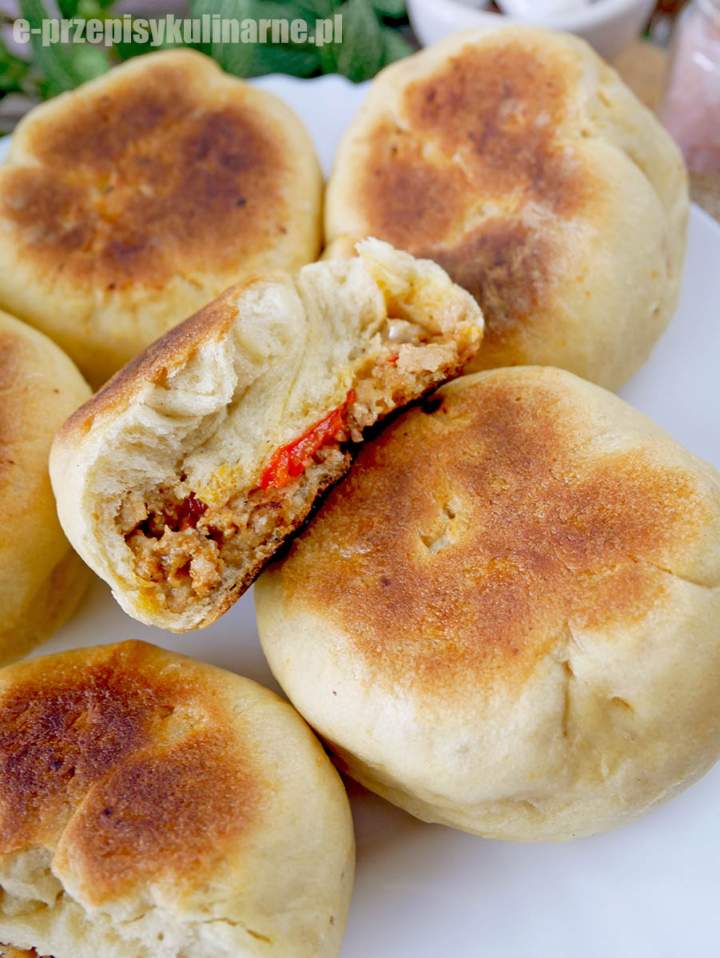 Bułeczki nadziane z patelni – prosty przepis krok po kroku