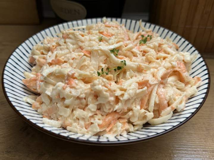 Surówka z selera i marchewki do obiadu