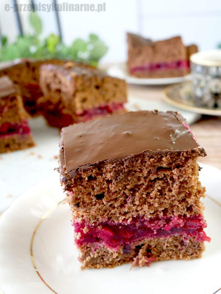 Wilgotny murzynek z wiśniami – łatwy wypiek na każdą okazję