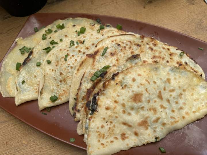 Placki tureckie z serem i szpinakiem