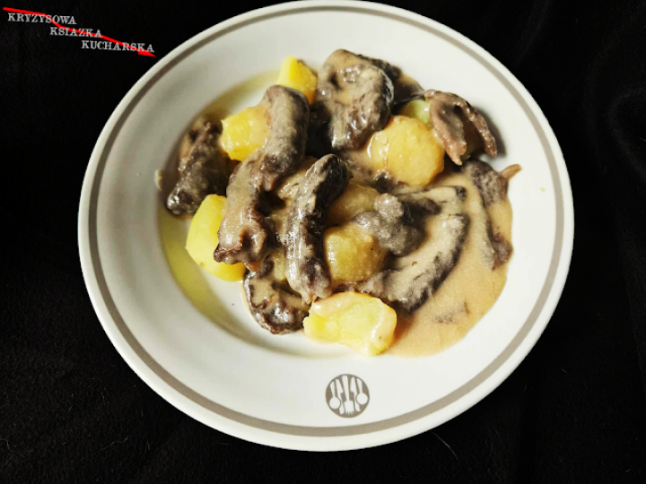 Ozorki dębowe w sosie chrzanowym