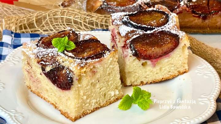 Ciasto jogurtowe ze śliwkami – prosty i sprawdzony przepis