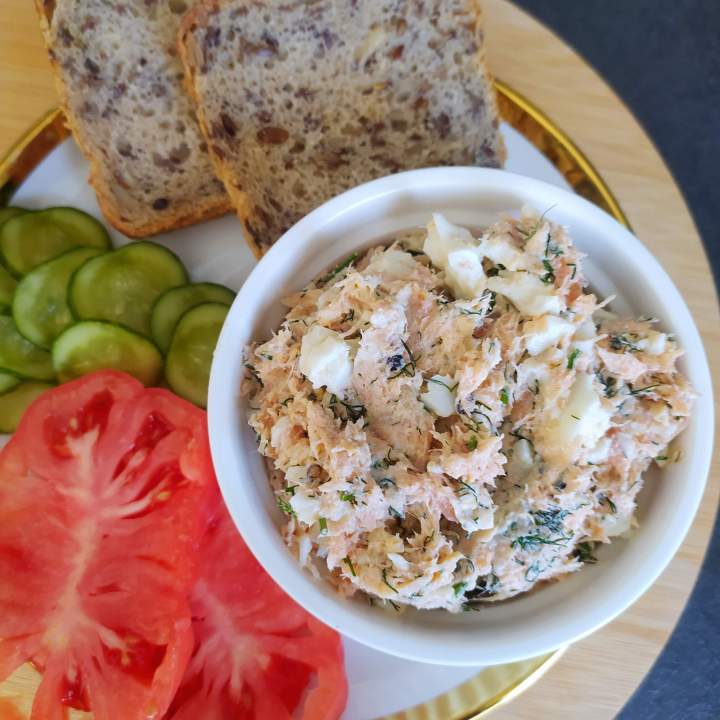 Pasta kanapkowa z łososiem