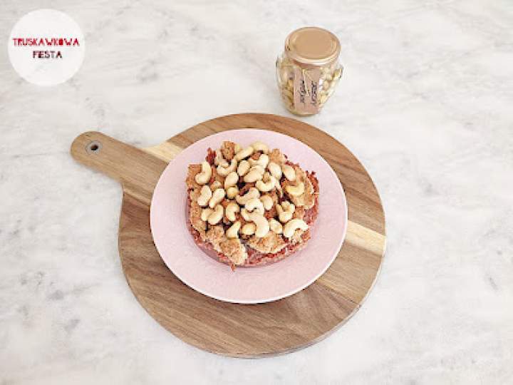 Szarlotka kokosowa z orzechami nerkowca w miodzie