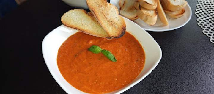 Krem z pieczonych pomidorów i papryki