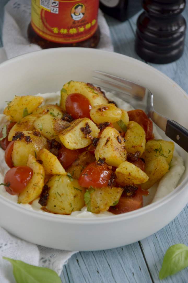 Podpiekane ziemniaczki na kremowej fecie