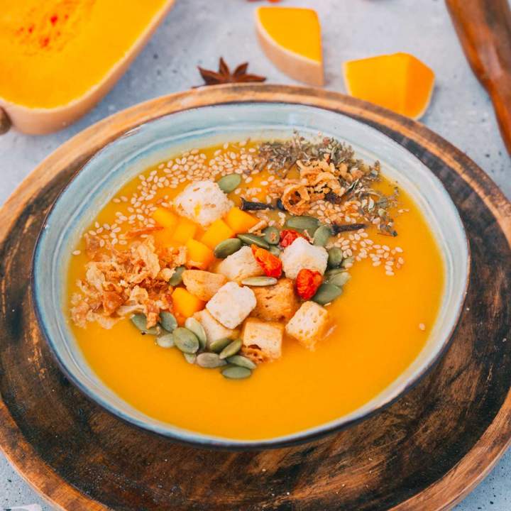 Zupa dyniowa z grzankami