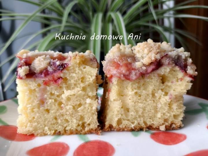 Ciasto na kefirze z owocami i kruszonką