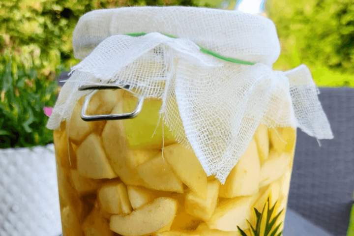 Ocet jabłkowy – jak zrobić domowy ocet z jabłek krok po kroku