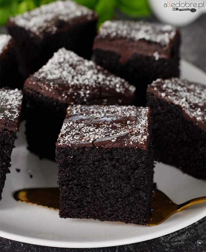 Ciasto z czarnym kakao