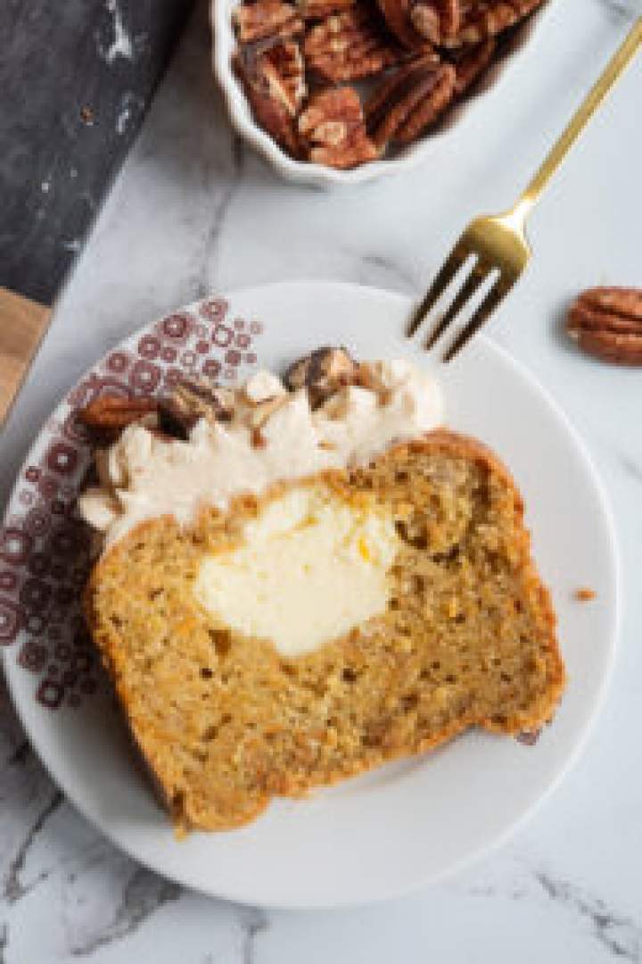 Chlebek marchewkowy z serem