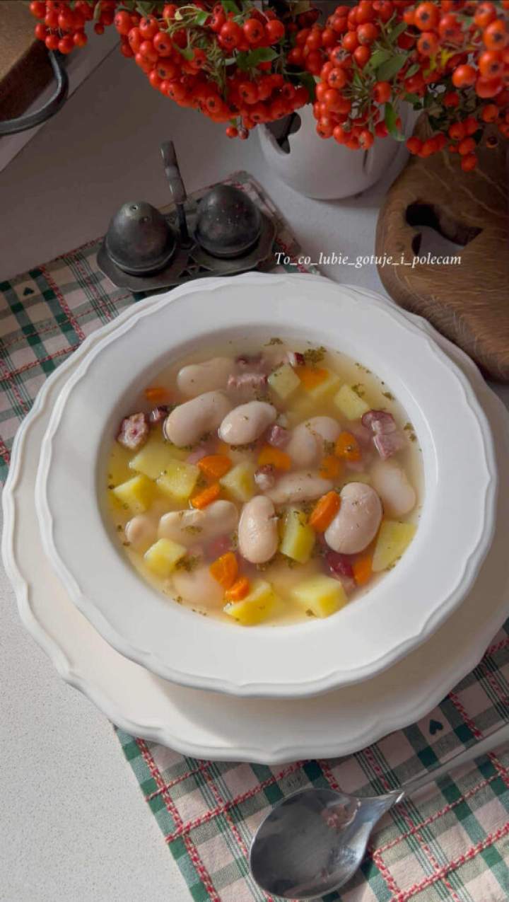 Zupa fasolowa.
